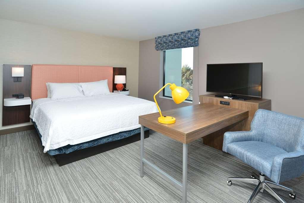 Hampton Inn & Suites Menomonie-Uw Stout Room photo